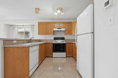 12-100 Fairmont Boulevard South, Lethbridge, AB 