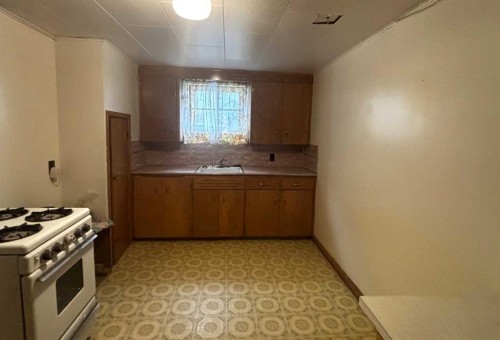 1915 1 Avenue North, Lethbridge, AB 