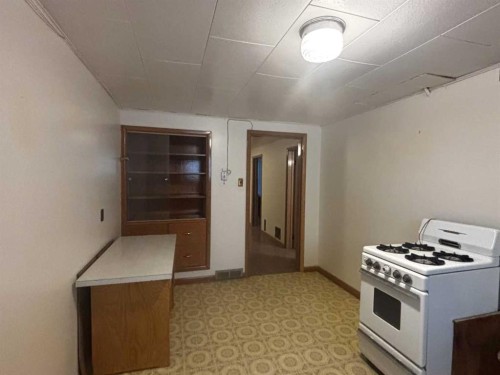 1915 1 Avenue North, Lethbridge, AB 