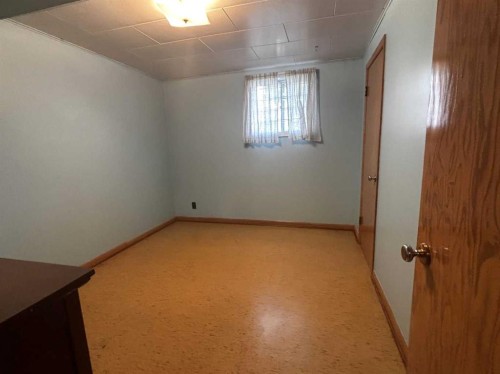 1915 1 Avenue North, Lethbridge, AB 