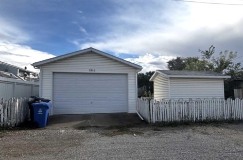 1915 1 Avenue North, Lethbridge, AB 