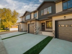 1525 17 Street SOUTHLethbridge, AB T1K 0W9