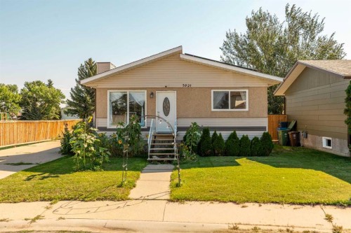 3921 Harmony Place, Taber, AB - Outdoor