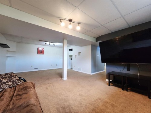 19 Willow Road West, Claresholm, AB 