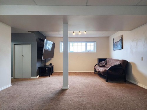 19 Willow Road West, Claresholm, AB 