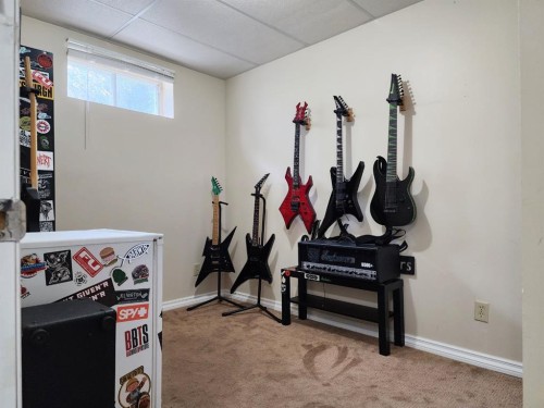 19 Willow Road West, Claresholm, AB 