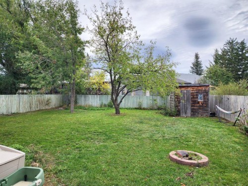 19 Willow Road West, Claresholm, AB 