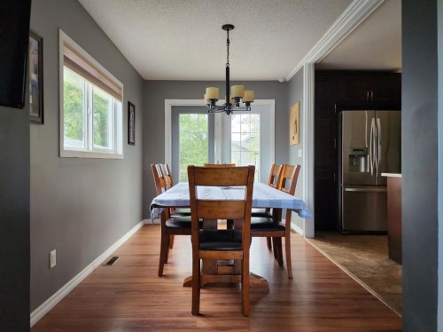 19 Willow Road West, Claresholm, AB 