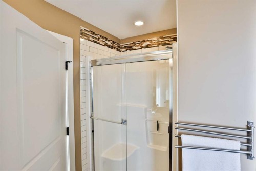 555 Devonia Road West, Lethbridge, AB 