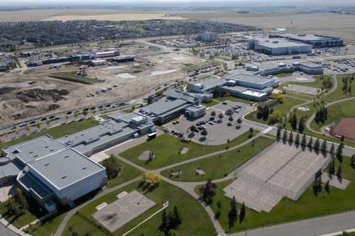 555 Devonia Road West, Lethbridge, AB 