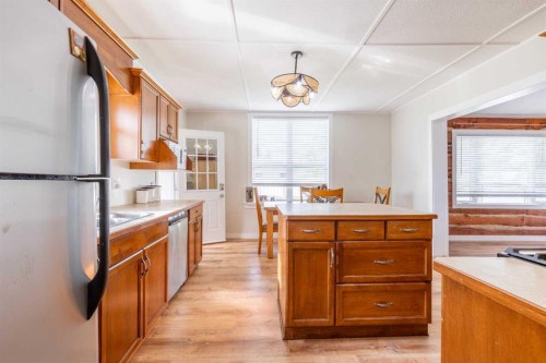 228 E 200 S, Raymond, AB 