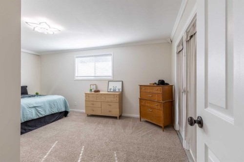 228 E 200 S, Raymond, AB 
