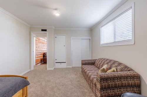228 E 200 S, Raymond, AB 