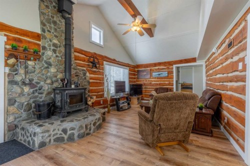 228 E 200 S, Raymond, AB 