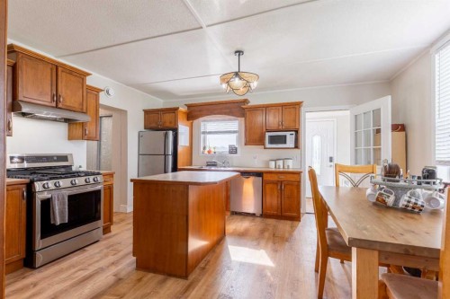 228 E 200 S, Raymond, AB 