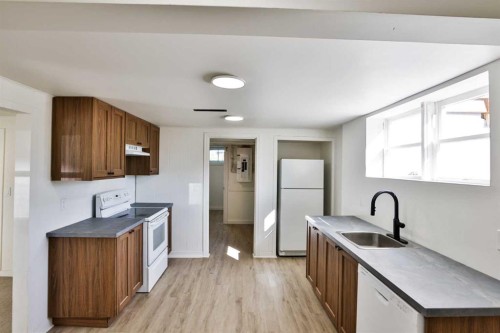 102 N 100 E, Raymond, AB 
