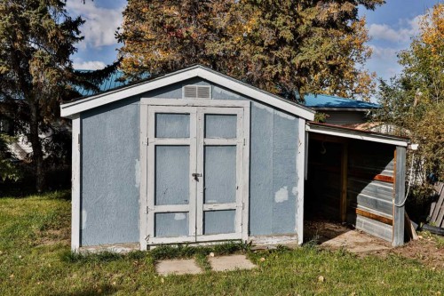 102 N 100 E, Raymond, AB 