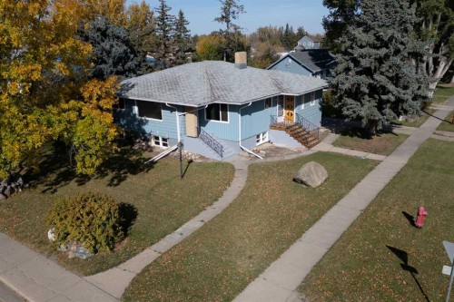 102 N 100 E, Raymond, AB 