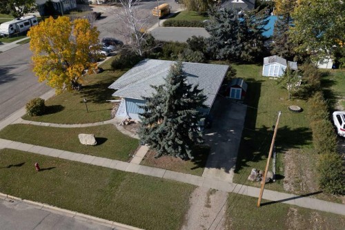 102 N 100 E, Raymond, AB 