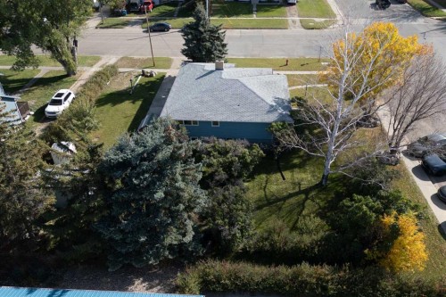 102 N 100 E, Raymond, AB 