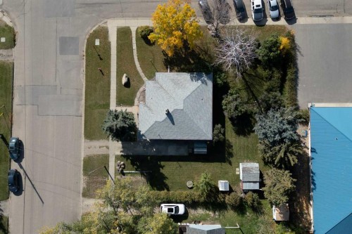 102 N 100 E, Raymond, AB 