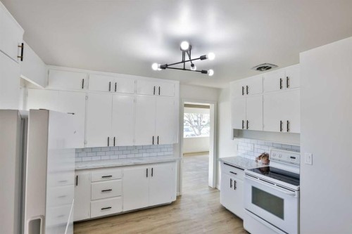 102 N 100 E, Raymond, AB 