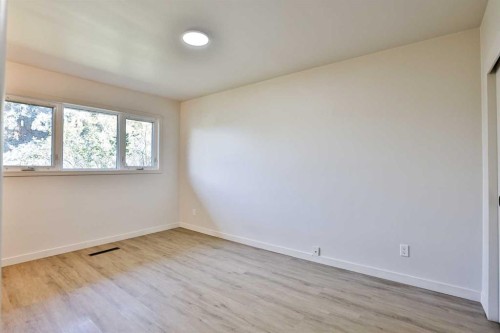 102 N 100 E, Raymond, AB 