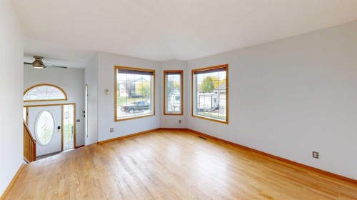 7 Mt Alderson Place WEST, Lethbridge, AB T1K 6N7 2
