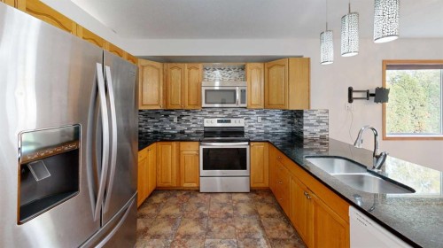 7 Mt Alderson Place WEST, Lethbridge, AB T1K 6N7 5