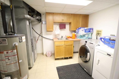 704 1 Ave, Vauxhall, AB 