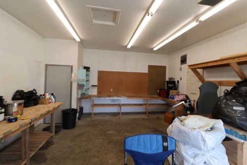 704 1 Ave, Vauxhall, AB 