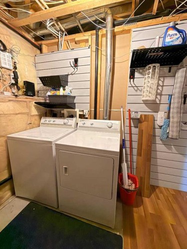 300 Tartan Circle WEST, Lethbridge, AB T1J 0Z1 4