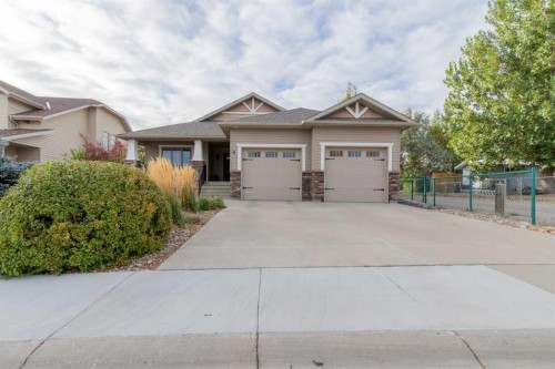 4 Canyoncrest Point WEST Lethbridge, AB T1K 7Y3