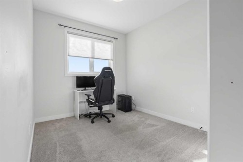 1369 Pacific Circle West, Lethbridge, AB 
