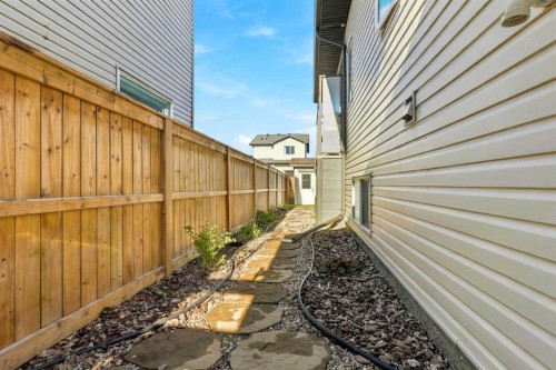 1369 Pacific Circle West, Lethbridge, AB 