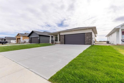 72 E 300 S, Raymond, AB 
