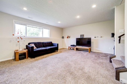 202 Silkstone Road West, Lethbridge, AB 