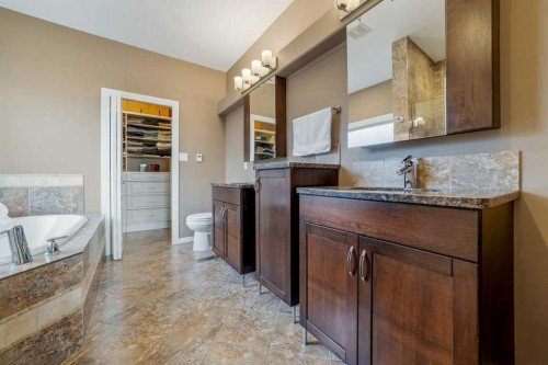 56 Canyoncrest Point West, Lethbridge, AB 