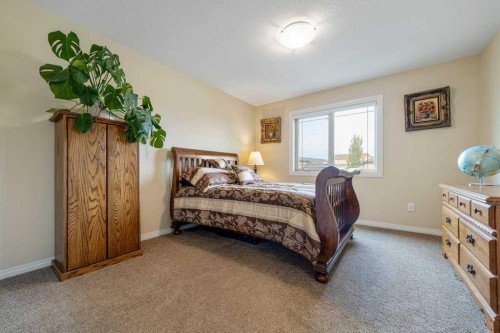56 Canyoncrest Point West, Lethbridge, AB 