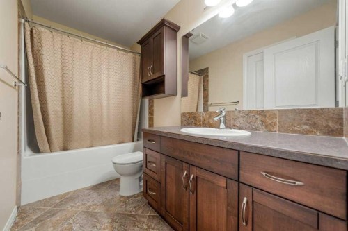 56 Canyoncrest Point West, Lethbridge, AB 