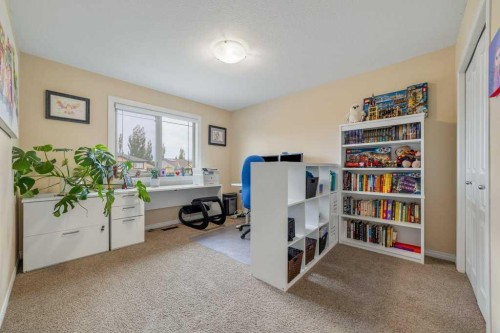 56 Canyoncrest Point West, Lethbridge, AB 