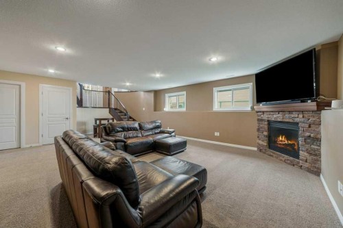 56 Canyoncrest Point West, Lethbridge, AB 