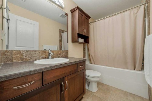 56 Canyoncrest Point West, Lethbridge, AB 