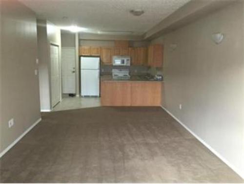 #201-9810 94 Street, Peace River, AB - Indoor