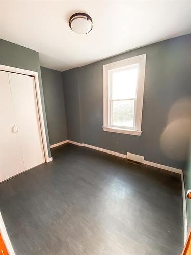 117 1St Ave Se, Falher, AB - Indoor Photo Showing Other Room