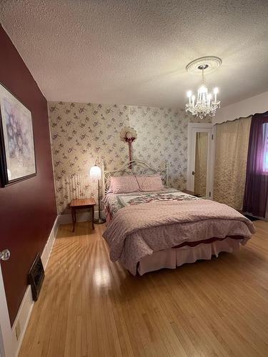 103 Centre Street, Mclennan, AB - Indoor Photo Showing Bedroom