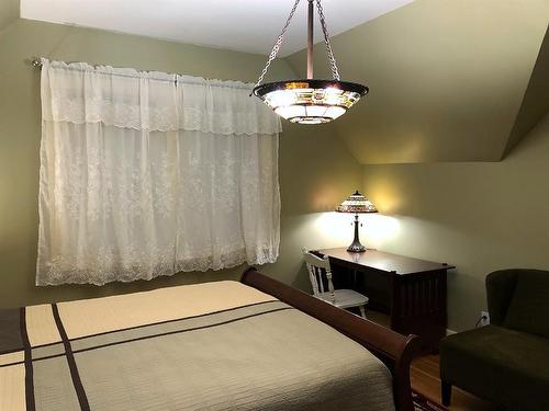 11120 103 Avenue, Fairview, AB - Indoor Photo Showing Bedroom