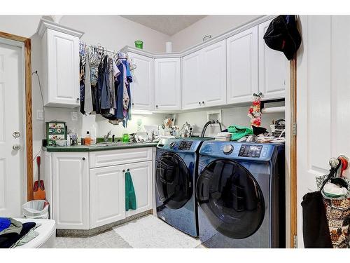 712071 Range Road 64, Grande Prairie, AB - Indoor Photo Showing Laundry Room