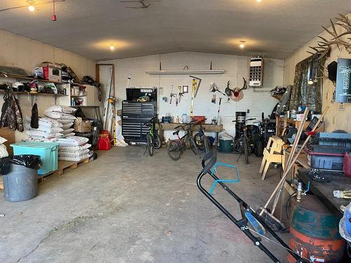304 9A Str., Bluesky, AB - Indoor Photo Showing Garage