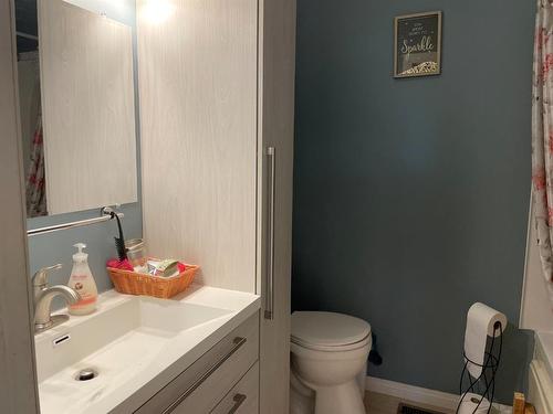 304 9A Str., Bluesky, AB - Indoor Photo Showing Bathroom